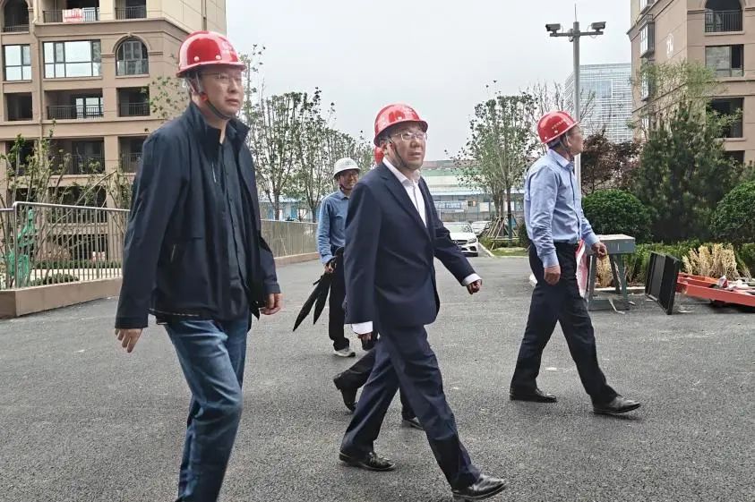 公司黨委書記、董事長李明華一行到煙臺(tái)項(xiàng)目、濰坊項(xiàng)目檢查指導(dǎo)工作.jpg